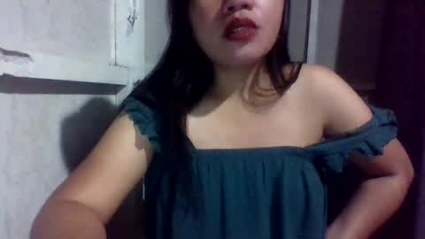 Snapshot of lovelymocha27 chatting on 18, 11, 2025 lovelymocha27s online show from 18, 11, 2025