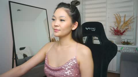 Snapshot of lovelynightt chatting on 7, 1, 2025 kim online show from 7, 1, 2025