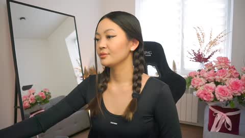 Snapshot of lovelynightt chatting on 14, 1, 2025 kim online show from 14, 1, 2025