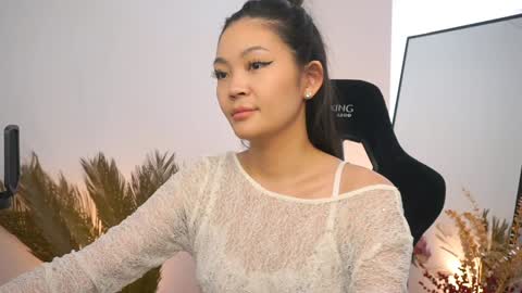 Snapshot of lovelynightt chatting on 17, 1, 2025 kim online show from 17, 1, 2025