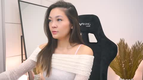 Snapshot of lovelynightt chatting on 24, 1, 2025 kim online show from 24, 1, 2025