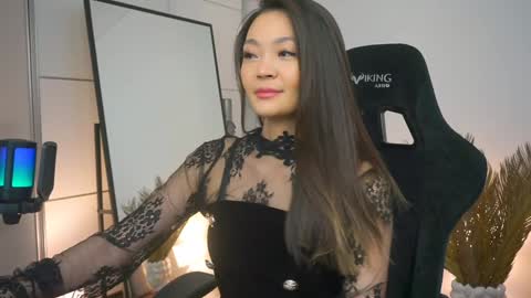 Snapshot of lovelynightt chatting on 25, 1, 2025 kim online show from 25, 1, 2025