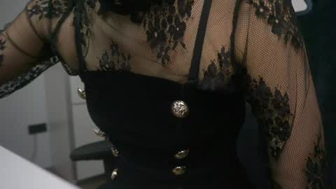 Snapshot of lovelynightt chatting on 25, 1, 2025 kim online show from 25, 1, 2025