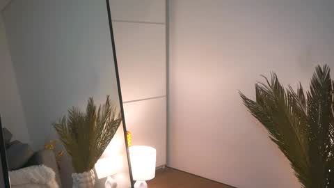 Snapshot of lovelynightt chatting on 7, 2, 2025 kim online show from 7, 2, 2025