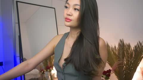 Snapshot of lovelynightt chatting on 8, 2, 2025 kim online show from 8, 2, 2025