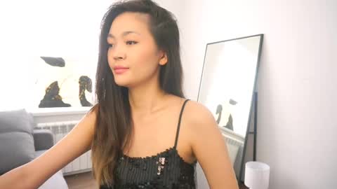 Snapshot of lovelynightt chatting on 5, 3, 2025 kim online show from 5, 3, 2025