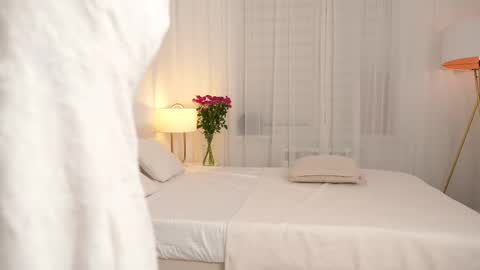 Snapshot of lovelynightt chatting on 11, 11, 2025 kim online show from 11, 11, 2025