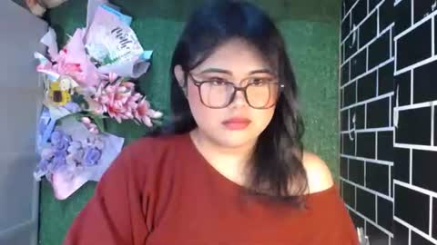 Snapshot of lovelypinaychubsx chatting on 6, 10, 2025 lovely online show from 6, 10, 2025