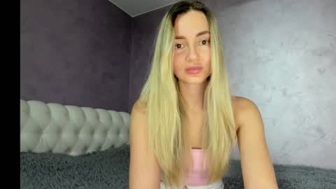 Lovely Rose online show from 7, 11, 2025