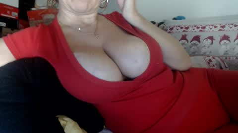 lovelywoman22 online show from 31, 12, 2024