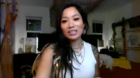 lovelyxmacii online show from 12, 10, 2025