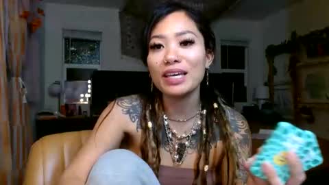 lovelyxmacii online show from 18, 11, 2025