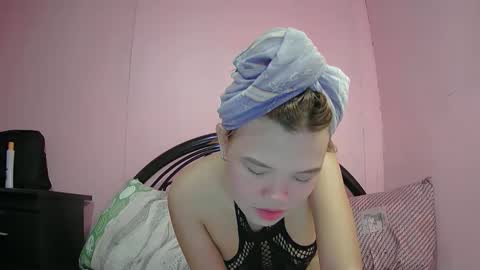 lovemae352295 online show from 13, 2, 2025