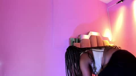 L O V E  online show from 14, 11, 2025