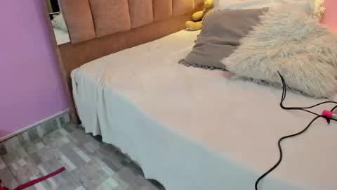 L O V E  online show from 5, 12, 2025