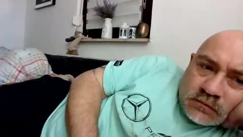 lover010983 online show from 18, 2, 2025