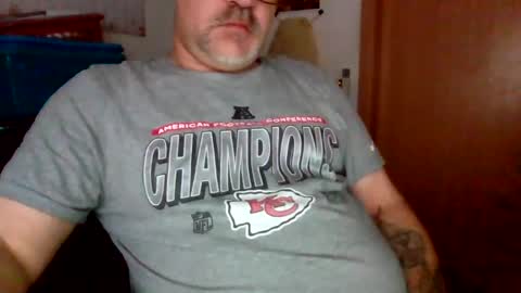 lover010983 online show from 9, 2, 2026