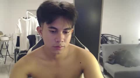 Snapshot of loverboyph04 chatting on 9, 9, 2025 loverboyph04 online show from 9, 9, 2025