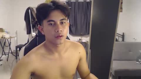 Snapshot of loverboyph04 chatting on 14, 9, 2025 loverboyph04 online show from 14, 9, 2025