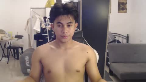 Snapshot of loverboyph04 chatting on 15, 9, 2025 loverboyph04 online show from 15, 9, 2025