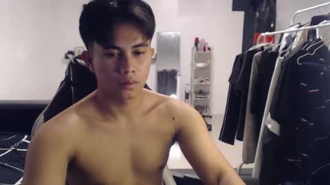 Snapshot of loverboyph04 chatting on 26, 9, 2025 loverboyph04 online show from 26, 9, 2025