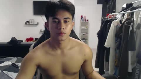 Snapshot of loverboyph04 chatting on 27, 9, 2025 loverboyph04 online show from 27, 9, 2025