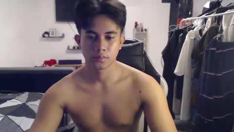 Snapshot of loverboyph04 chatting on 28, 9, 2025 loverboyph04 online show from 28, 9, 2025