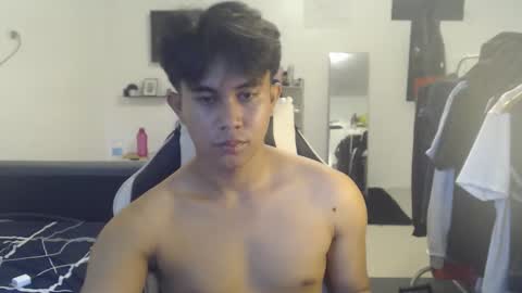 Snapshot of loverboyph04 chatting on 19, 11, 2025 loverboyph04 online show from 19, 11, 2025