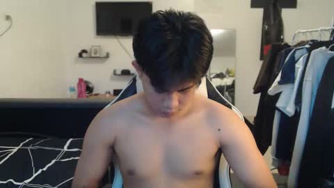 Snapshot of loverboyph04 chatting on 20, 11, 2025 loverboyph04 online show from 20, 11, 2025