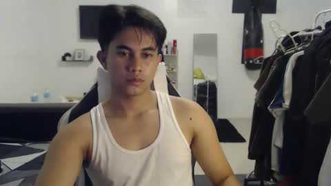 Snapshot of loverboyph04 chatting on 25, 11, 2025 loverboyph04 online show from 25, 11, 2025