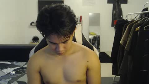 Snapshot of loverboyph04 chatting on 27, 11, 2025 loverboyph04 online show from 27, 11, 2025