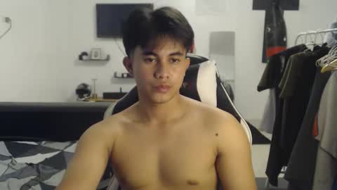 Snapshot of loverboyph04 chatting on 2, 12, 2025 loverboyph04 online show from 2, 12, 2025