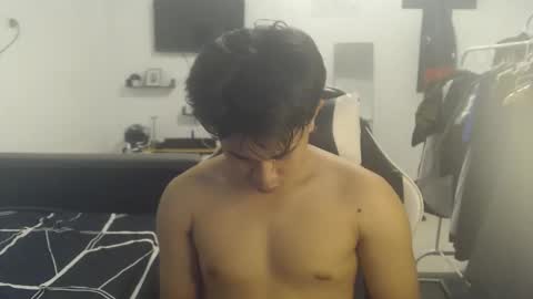 Snapshot of loverboyph04 chatting on 4, 12, 2025 loverboyph04 online show from 4, 12, 2025