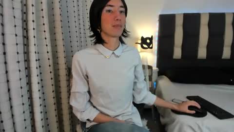 loverisu online show from 19, 11, 2025