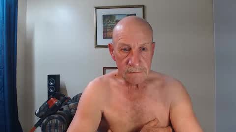 Snapshot of lovesblackazz chatting on 8, 10, 2025 Lovesblackazz online show from 8, 10, 2025