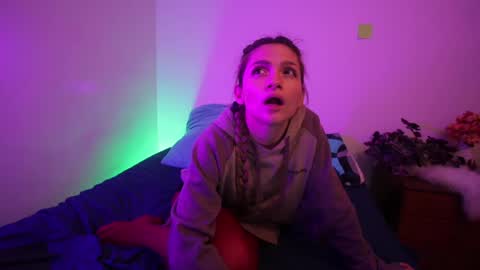 Snapshot of loveskingdom chatting on 28, 10, 2025 LovesKingdom online show from 28, 10, 2025