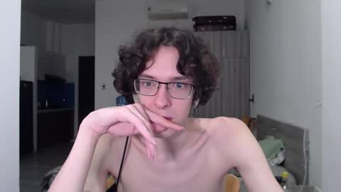 LovesomeCookie online show from 4, 12, 2025