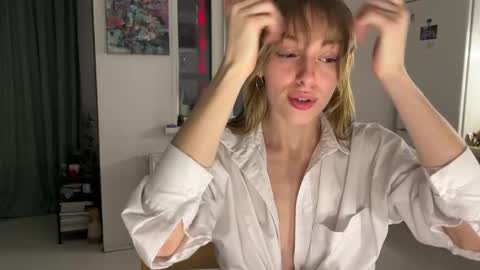 lovesstation online show from 20, 1, 2025