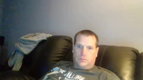 lovetocum37 online show from 3, 3, 2025