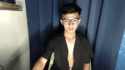 lovetosuckxox online show from 19, 2, 2025