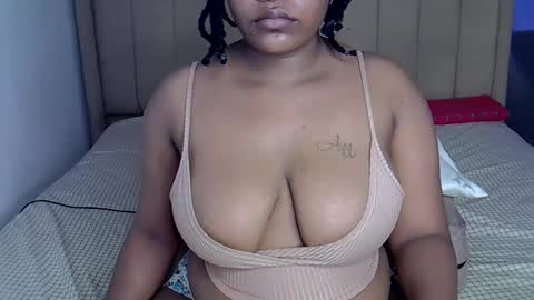 Snapshot of loveydivah chatting on 15, 9, 2025 loveydivah online show from 15, 9, 2025