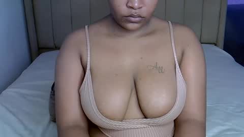 Snapshot of loveydivah chatting on 26, 9, 2025 loveydivah online show from 26, 9, 2025