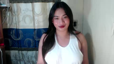 Snapshot of loveyoureign06 chatting on 24, 1, 2025 Ryn online show from 24, 1, 2025