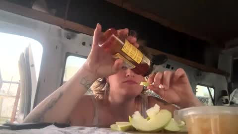 Snapshot of loveyourkittty chatting on 4, 3, 2025 StacyMaeWish online show from 4, 3, 2025