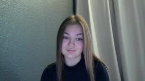 Snapshot of loviesimone chatting on 6, 10, 2025 loviesimone online show from 6, 10, 2025