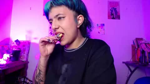 Snapshot of loving_alma chatting on 16, 11, 2025 loving_alma online show from 16, 11, 2025