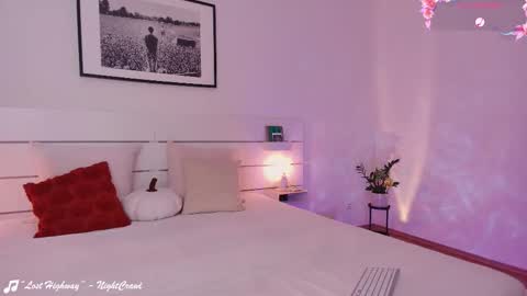    .       online show from 9, 9, 2025