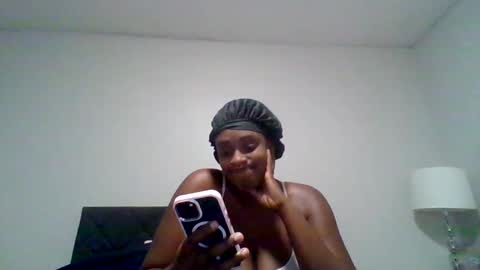 Snapshot of loyalbambi chatting on 28, 5, 2026 loyalbambi online show from 28, 5, 2026