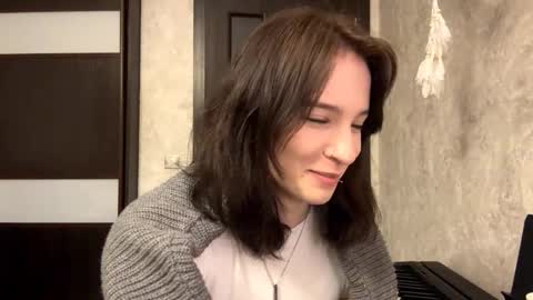 luannmaixner online show from 4, 12, 2025