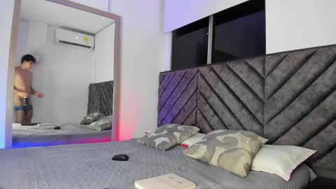 Luca Ferrer online show from 12, 1, 2025